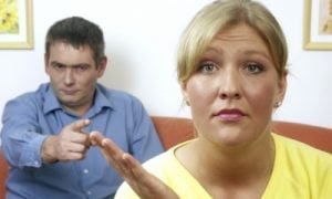 žena