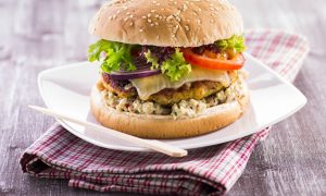 Morčací burger s avokádovým dipom