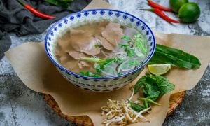 Tanier polievky Pho Bo