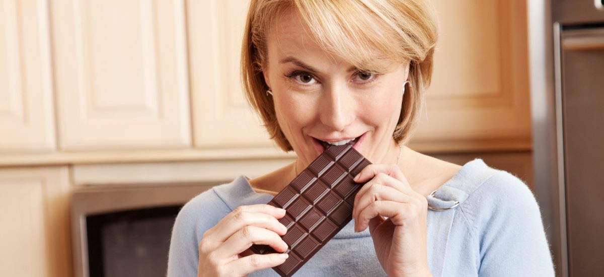 Žena s čokoládou