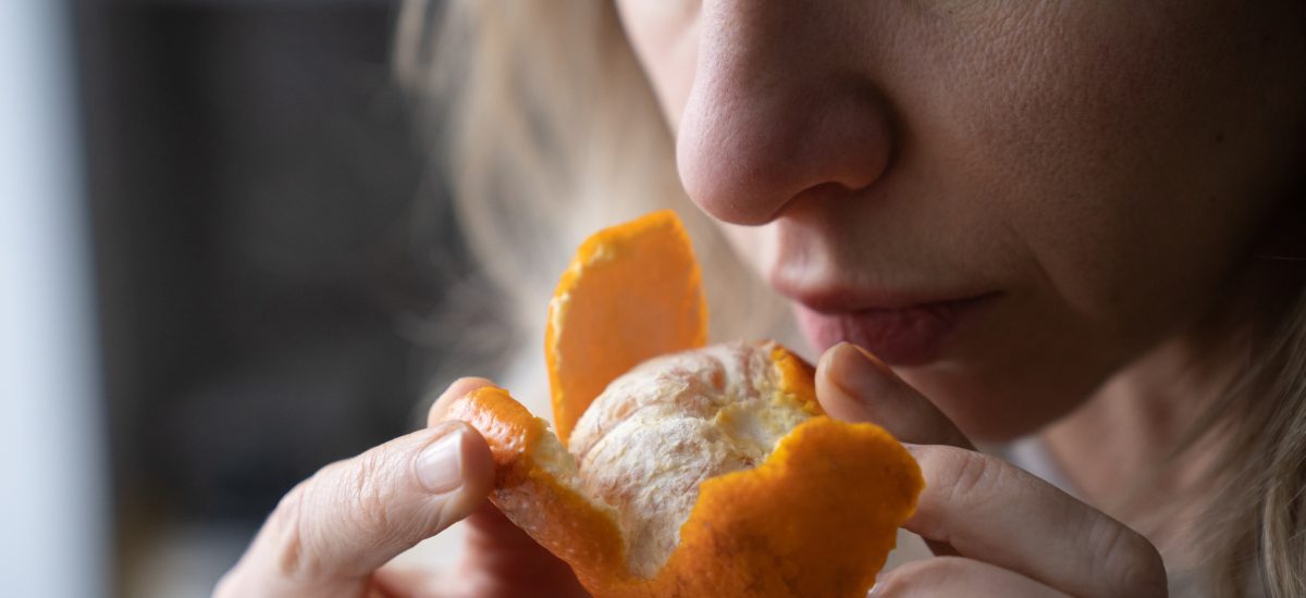 nos - ovoniavanie mandarínky