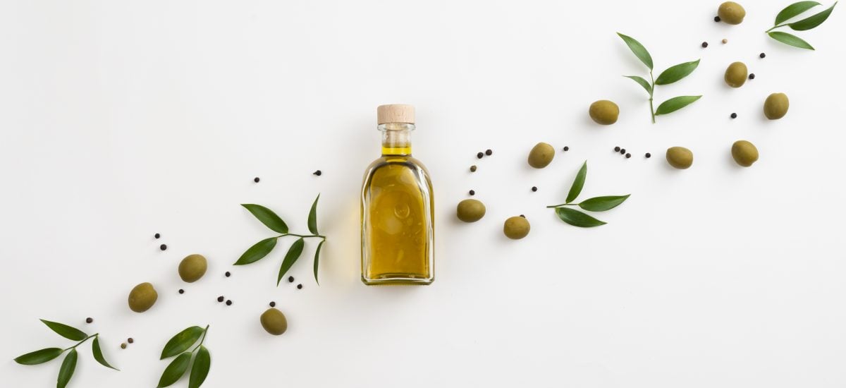 olivový olej a olivy
