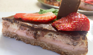 Čokoládovo-jahodová torta