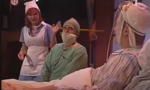 žena a dvaja muži v nemocničnom prostredí