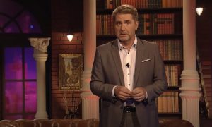 Peter Marcin ; muž v obleku