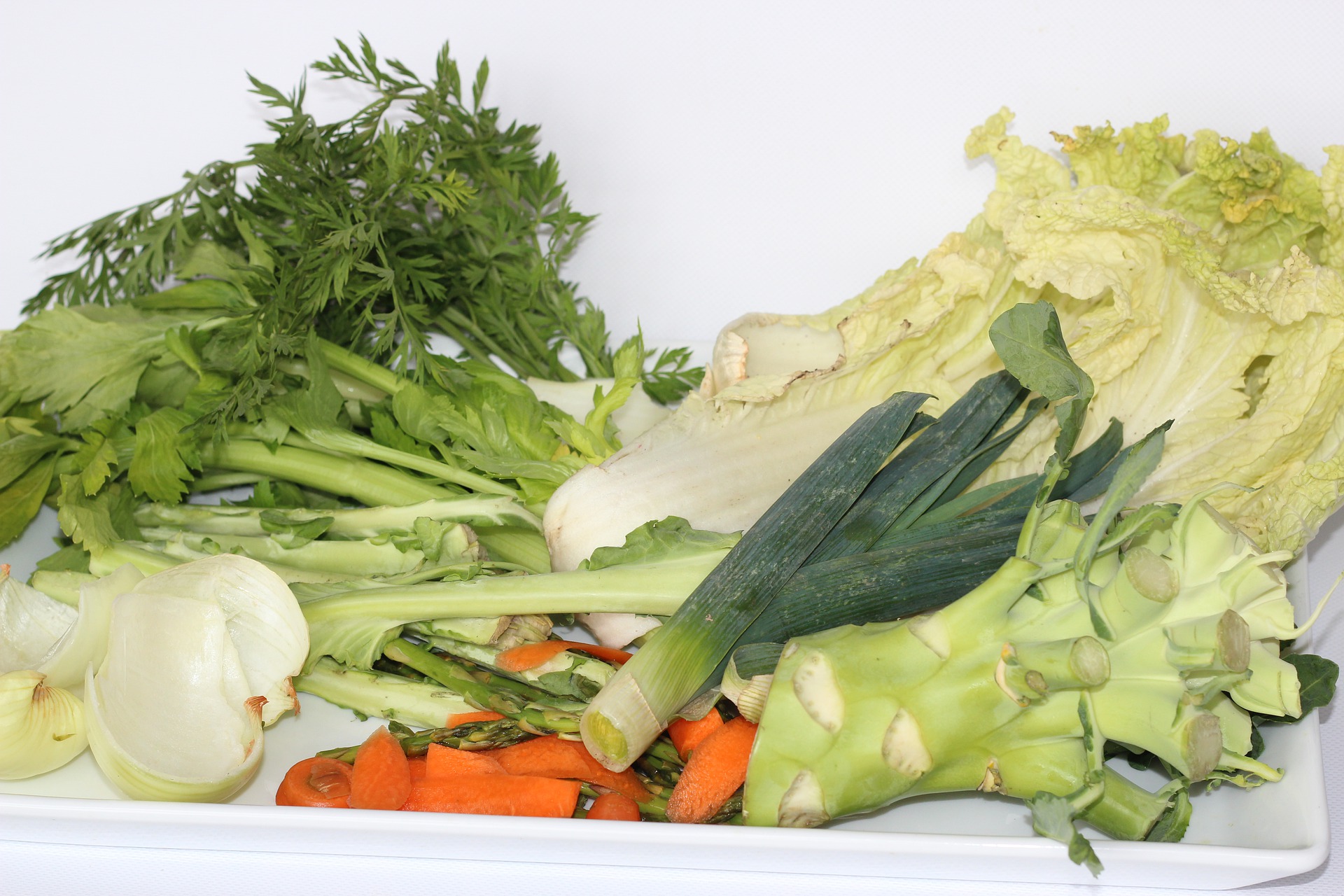 Rôzne zvyšky zeleniny