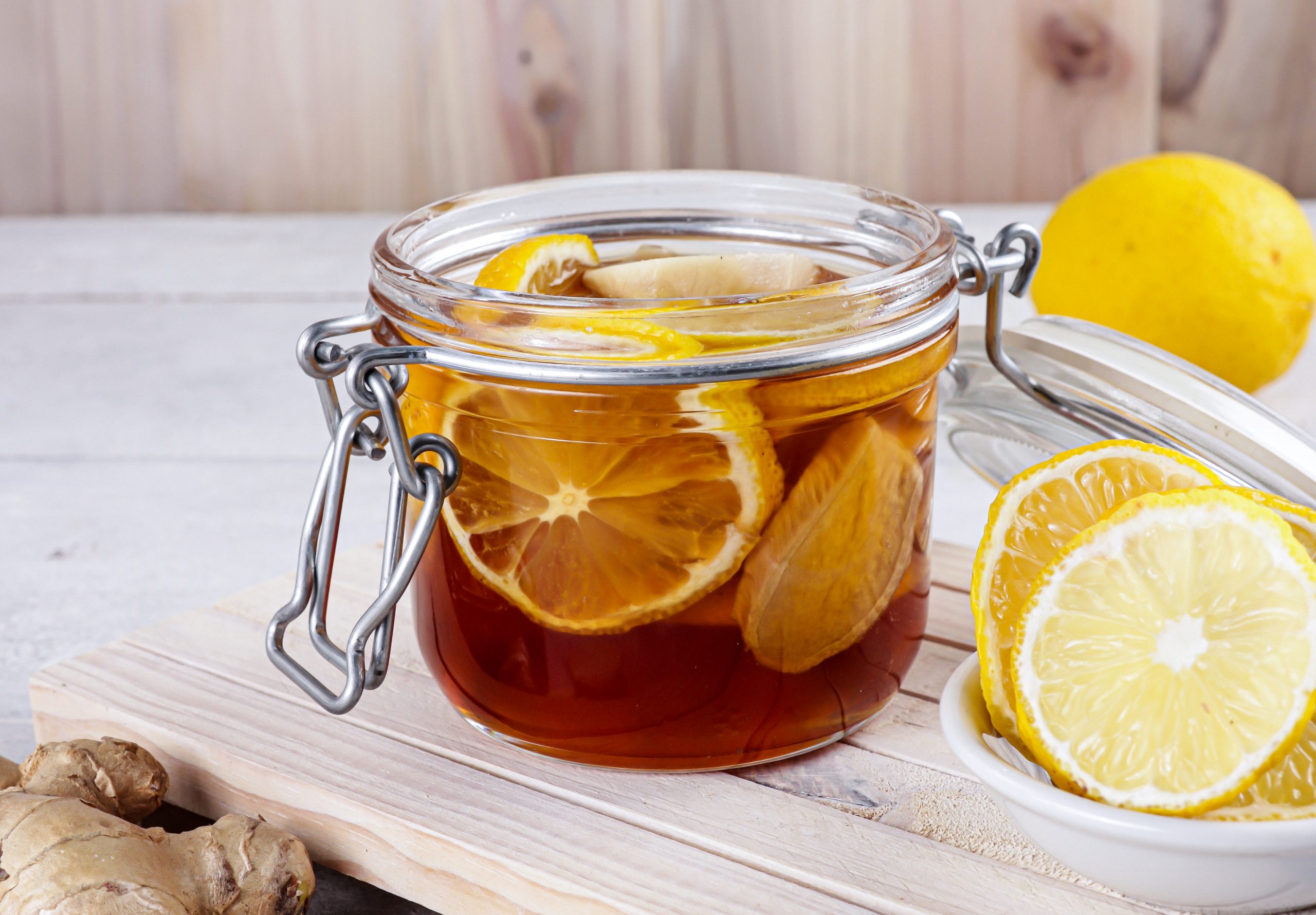 medová zmes s citrónom