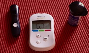 liečba diabetikov – glukomer na meranie hladiny cukru v krvi