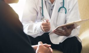 Zvýšená hladina cholesterolu často nie je spojená so žiadnymi citeľnými príznakmi. (Zdroj: GettyImages)