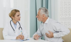 doktorka a pacient v ordinácii