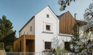 Dom s dvomi štítmi Plzeň