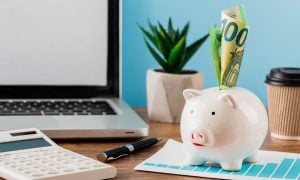 výchova dieťaťa vyžaduje finančný plán a šetrenie do prasiatka