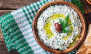 tradičné tzatziki v miske