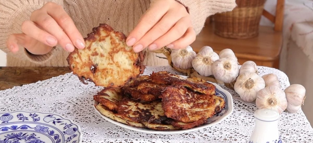 vynikajúce zemiakové placky na tanieri