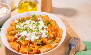 cestoviny s cottage cheese na tanieri