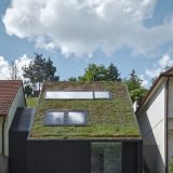Zelená strecha je ekologickým a zároveň imidžovým prvkom (Zdroj: Kuba & Pilař architekti)