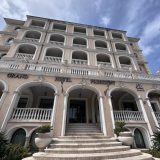 Nechýbajú luxusné hotely ako zo starých talianskych filmov (Zdroj: MZ)